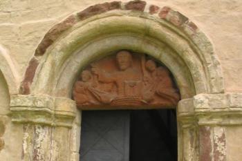 Vstupní portál (© Alena Šachová 07/2004)