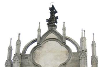 Průčelí chrámu ( © Pavel Vítek 05/2007)