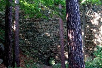 Západní zeď s brankou ( © Radovan Smokoň 09/2006)