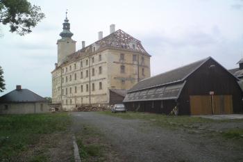 OPRAVA STŘECHY (© KONY PAVEL, 05/2009)