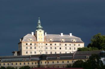 horní zámek s novou střechou a věží ve finální fasádě ( © Jan P. Štěpánek 09/2009)