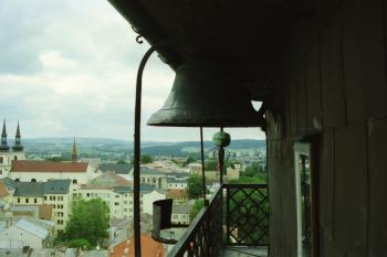 Hodinový cimbál na západní straně ochozu severní věže ( © Ivan Grisa 02/2011)