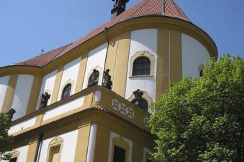 závěr chrámu od jihu (© de ardoise 05/2005)
