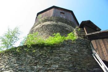 Pirkenštejn - věž (2003 ©Puffin Puffin)