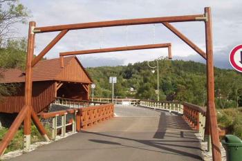  (© VŠ 08/2004)