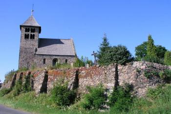 Celkový pohled na kostel ( © Roman Řezáč 07/2004)