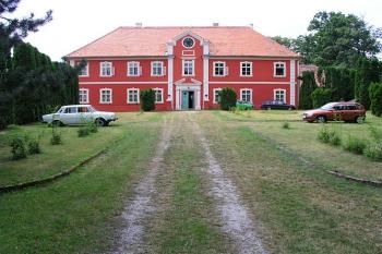 Filmový zámek Slunce, seno... v Hošticích ( © Roman Řezáč 07/2004)