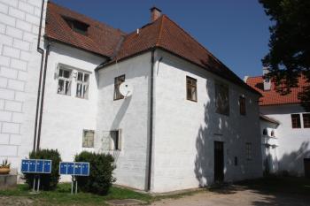 Východní křídlo od jihu ( © Ivan Grisa 08/2011)