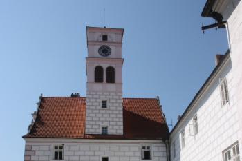 Jihozápadní křídlo od východu ( © Ivan Grisa 08/2011)