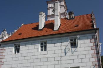 Jihozápadní křídlo od západu ( © Ivan Grisa 08/2011)