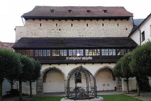 Písek