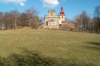 Kostel Navštívení P. Marie v Květnově (© Václav Hodek 04/2004)