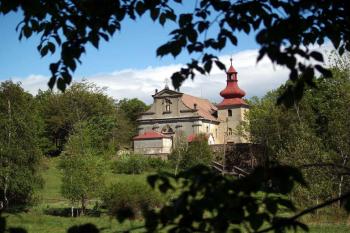Kostel Navštívení panny Marie, Květnov ( © Radovan Smokoň 05/2007)