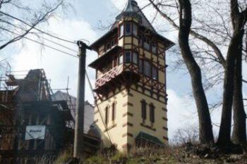 Hrádek - Burgsberg (© Lenka Martinková 04/2004)