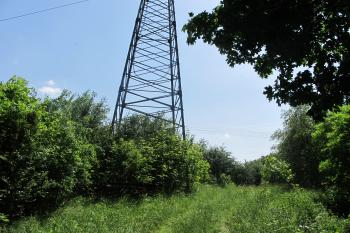 Jv.hranice plochy hrádku, hrádek se nacházel vpravo ( © Dušan Dohňanský 07/2019)