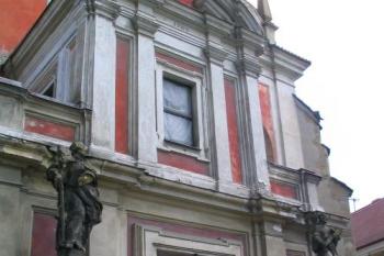Barokní průčelí (© Alena Š. 08/2004)