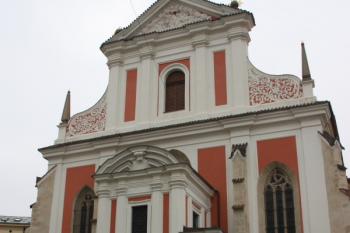 Hlavní průčelí ( © Ivan Grisa 10/2009)