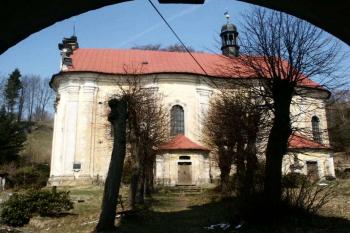 Kostel sv. Petra a Pavla - Prysk (© Martin Krška 2003)