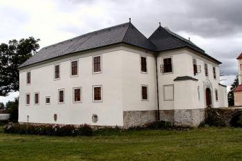 pohled od severovýchodu ( © Pavel Zany Komárek 14/8/2004)