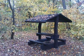 Odpočívadlo před hradem (© Miroslav Wetter, 09/2009)