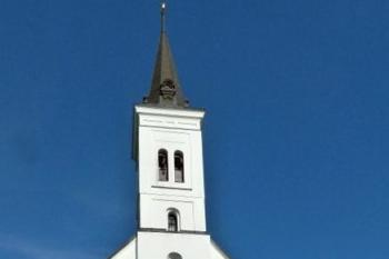 čelní pohled na kostel (© Jan P. Štěpánek 10/2012)
