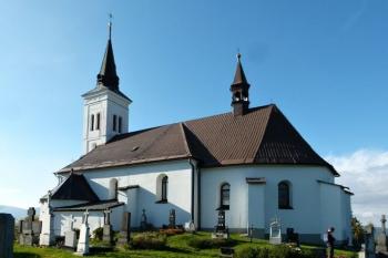 celkový pohled na kostel od zadního vstupu (© Jan P. Štěpánek 10/2012)
