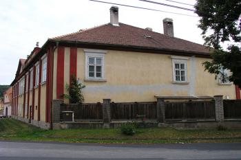 Zámek Tetín ( © Roman Řezáč 08/2004)