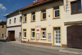 Muzeum u tetínského zámku (© Jiří Špaček, 08/2012)