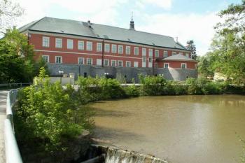 Kamenice nad Lipou - zámek (© Štěpán Kučera 07/2006)