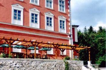 Kamenice nad Lipou - zámek (© Štěpán Kučera 07/2006)