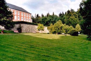 Kamenice nad Lipou - zámek (© Štěpán Kučera 07/2006)