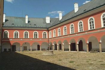 Kamenice nad Lipou - zámek (© Štěpán Kučera 07/2006)