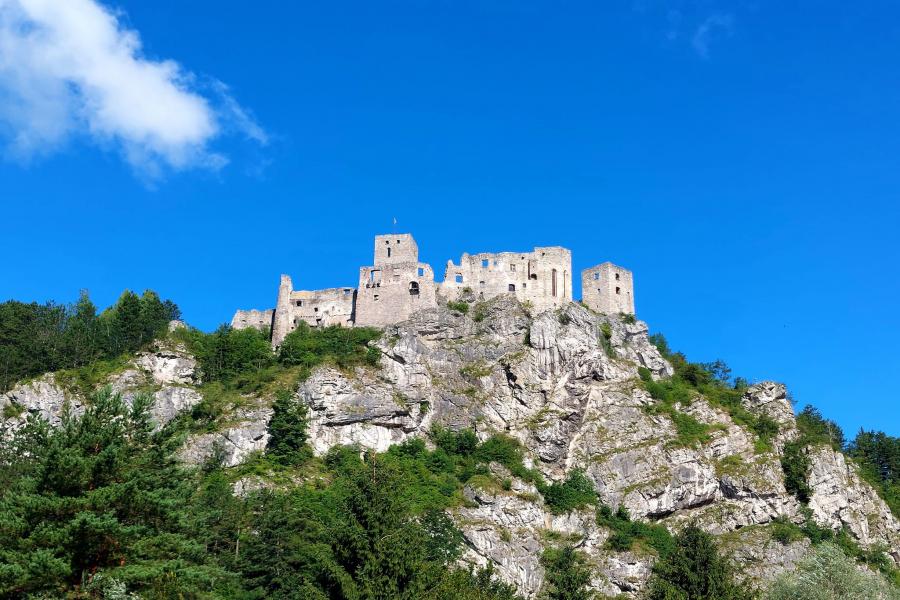 Strečno