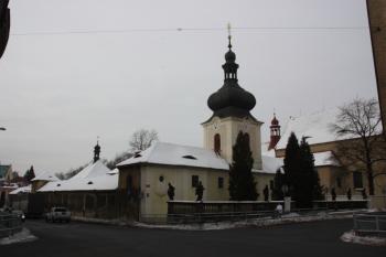 Vstupní (severní) průčelí loretánského ambitu ( © Ivan Grisa 01/2010)
