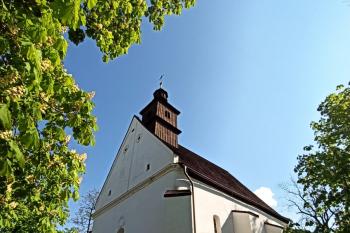 vstupní průčelí kostela (© Jan P. Štěpánek 05/2020)