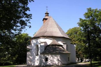 Pohled od východu na kostel sv. Jošta ( © Jan P. Štěpánek 2005)