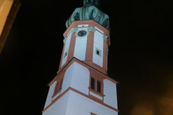 nočně nasvícená kostelní věž ( © Jan P. Štěpánek 12/2008)