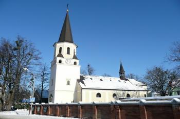 celkový pohled na kostel sv. Bartoloměje ( © Jan P. Štěpánek 01/2011)