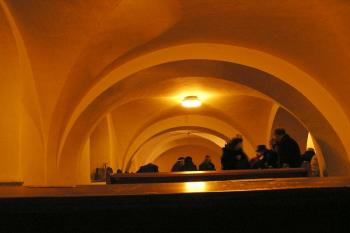 Zaklenutí boční lodi s ochozem ( © Jan P. Štěpánek 12/2006)