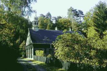 Za touto Cahlupou se kaple nachází. (© Martin Landovský 08/2004)