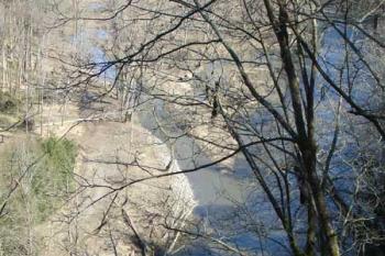 Pohled na řeku ( © Jiří Čížek 03/2008)
