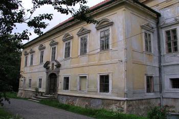 Vstupní část ( © Roman Řezáč 08/2004)