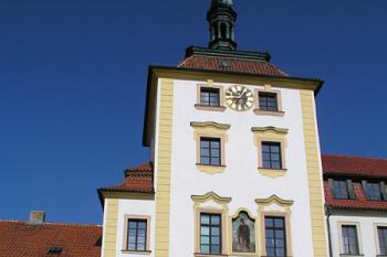 Radniční věž ( © Roman Řezáč 08/2004)