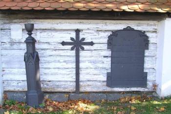 Vodní kovací hamr-litinový náhrobek (© Václav Čermák, 09/2006)