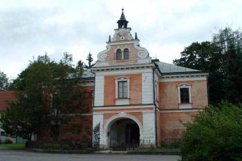 Renesanční zámeček ze 16. století (© Stanislav Brebera 08/2004)