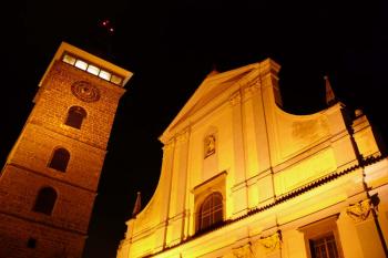 Černá věž  a štít katedrály (© Jiří Cukr, 12/2008)