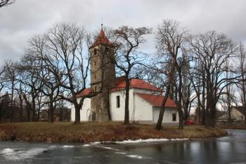 Kostel od jihovýchdu ( © Ivan Grisa 12/2009)