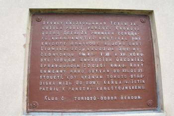 Informační tabule na kostele ( © Roman Řezáč 08/2004)