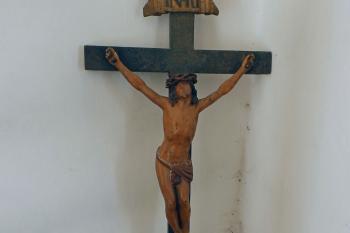 Krucifix v průjezdu věže (© Johannes Cladis, 06/2014)