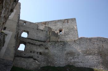 Stavení u 6. brány a velká věž od východu ( © Ivan Grisa 08/2011)